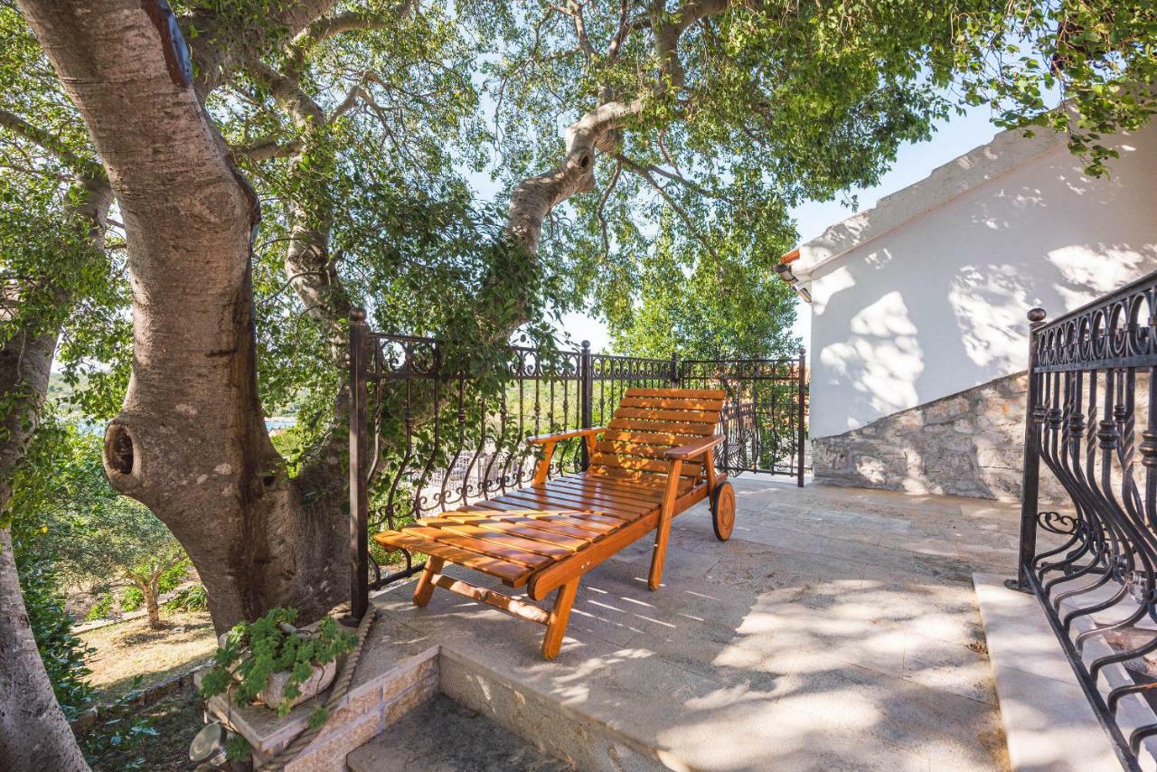 Authentic House Pelegrinka Villa Mali Drvenik Luaran gambar